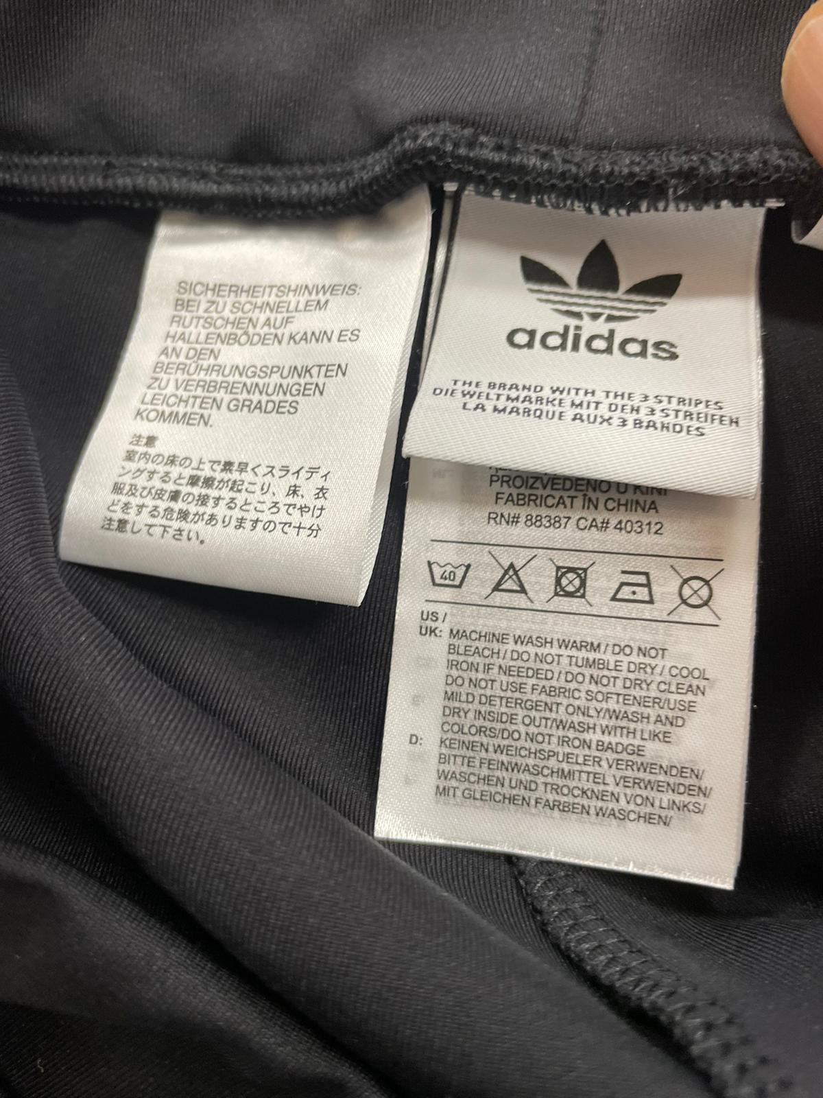 Short de sport Adidas Réf. 02094