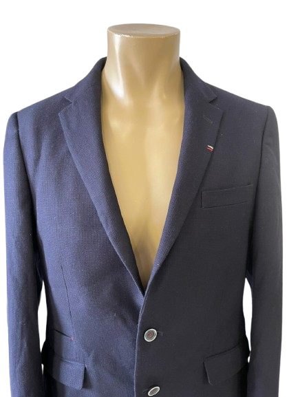 🧥 Vuelve el Estilo: ¿Por Qué Apostar por Americanas y Ropa de Vestir Vintage?